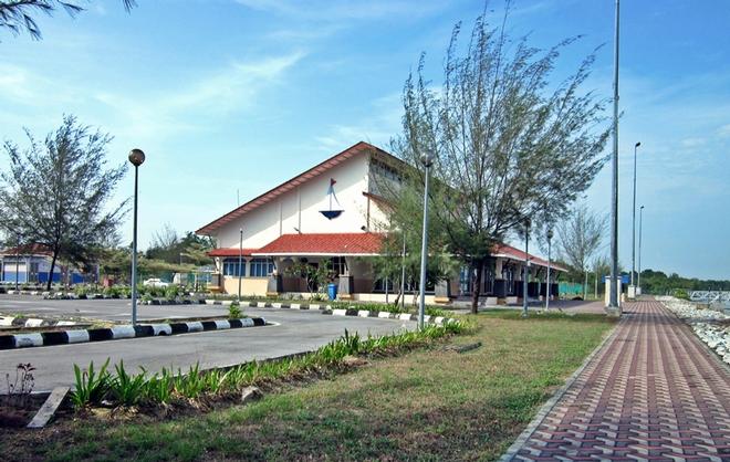 Pulau Indah Marina - main buildings © Royal Selangor Yacht Club http://www.rmsir.com